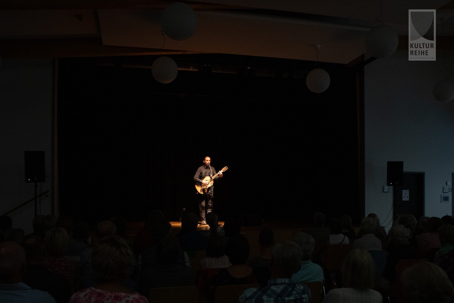 Stefan Eichner spielt Reinhard Mey