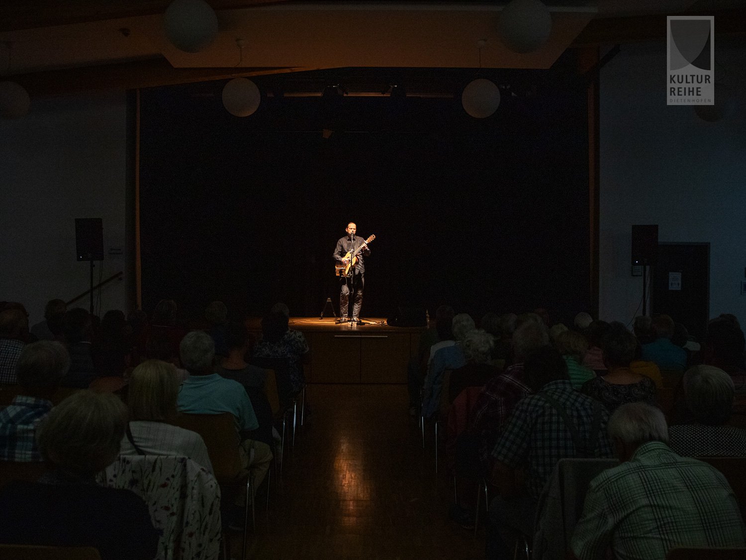 Stefan Eichner spielt Reinhard Mey